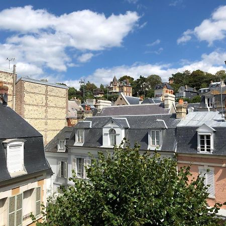 2 Pieces- Rue Pietonne Trouville -Le Petit Juliana Buitenkant foto